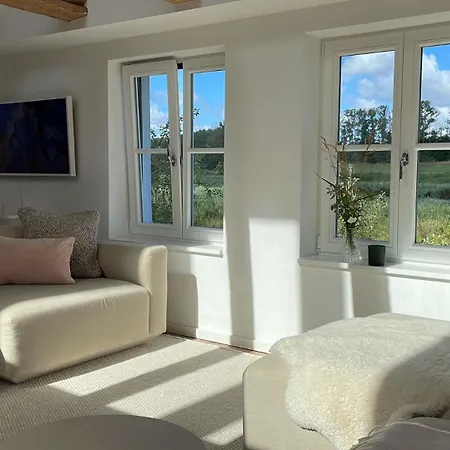 Vakantiehuis Seedorf Hideaway, Reethaus Mit Garten Und Privatsteg, Kamin, Sauna Und Hot Tub Sellin (Rugen)